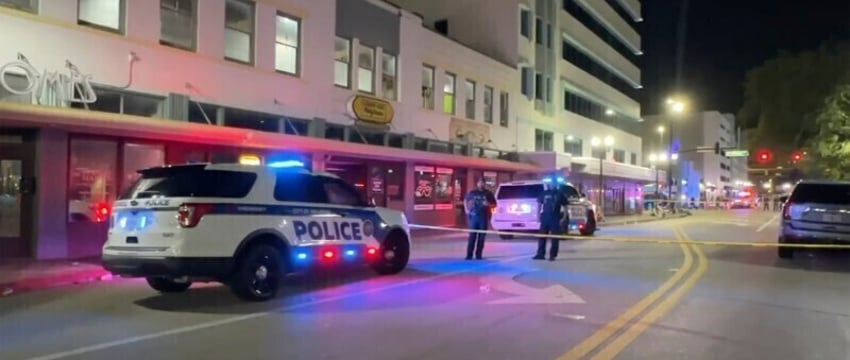 Два человека погибли при стрельбе на праздновании Хэллоуина в Орландо – видео