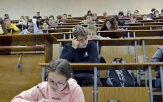 Большинство белорусских студентов учатся на платном. Какая картина в государственных вузах?