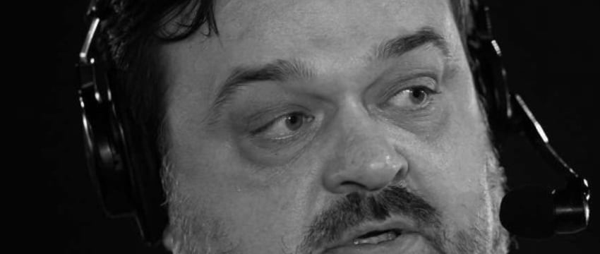 Василия Уткина проводили в последний путь под аплодисменты