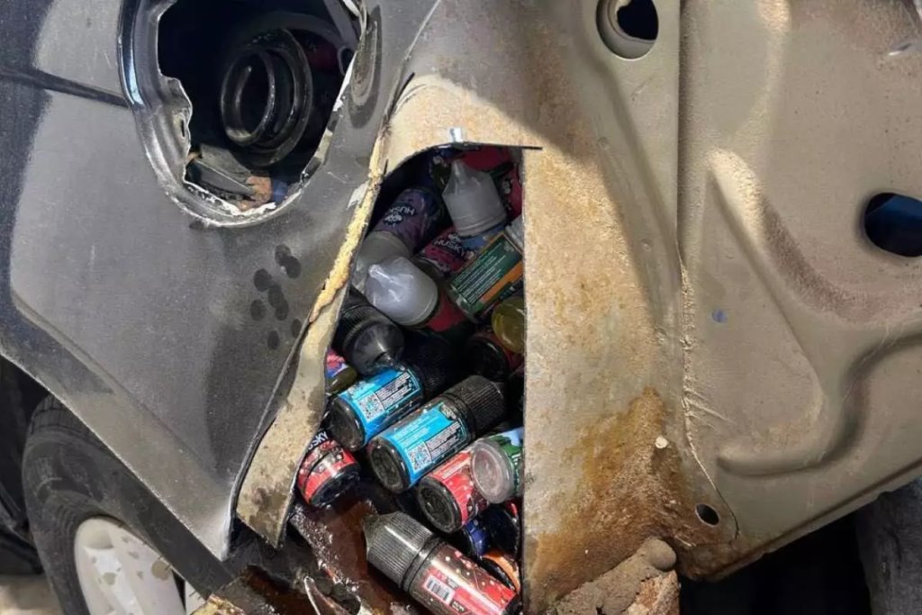 На таможне разрезали автомобиль белорусского контрабандиста