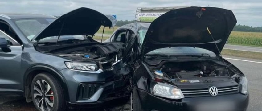 В Брестской области Volkswagen выехал на «встречку» и врезался в Geely