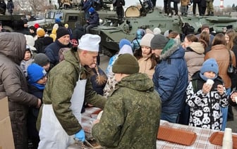 Армейская выставка развернулась в Бресте на площадке у Ледового дворца