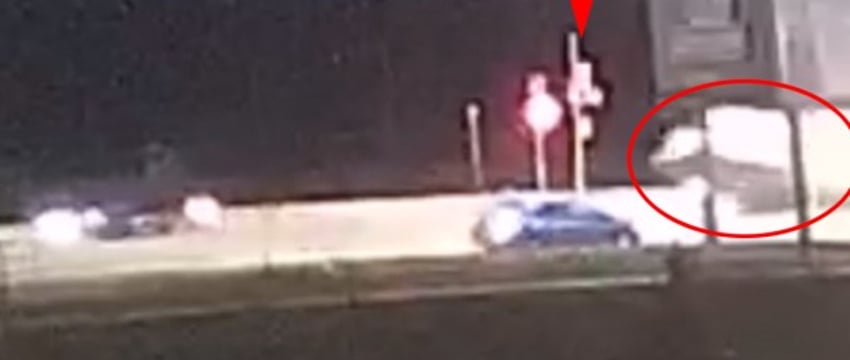 В автомобиле сработали подушки безопасности. Появилось видео, как в Бресте ночью произошло ДТП