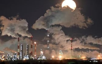 На Омском НПЗ потушили пожар. Есть погибший и пострадавшие