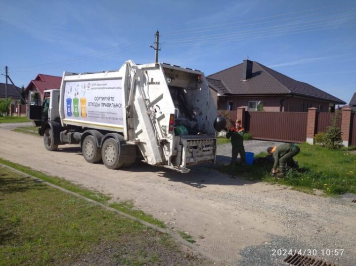 Почему не забрали пакет с мусором? Пенсионерка о неприятной ситуации в частном секторе в Бресте