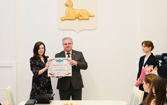 Мэр Гомеля лично поздравил женщин, родивших 1 января