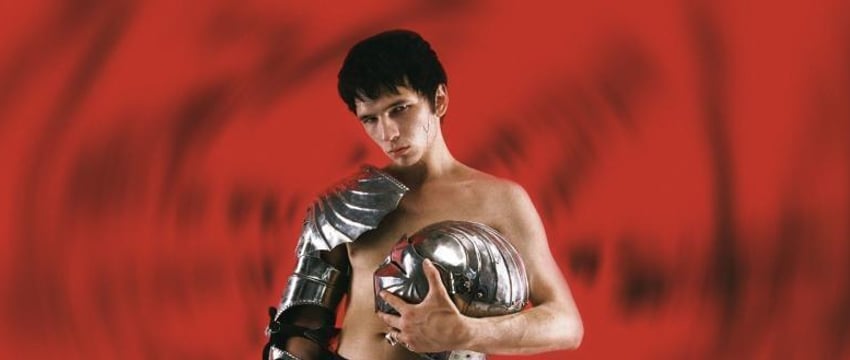 Рэперу Vacio с голой вечеринки вручили повестку в военкомат