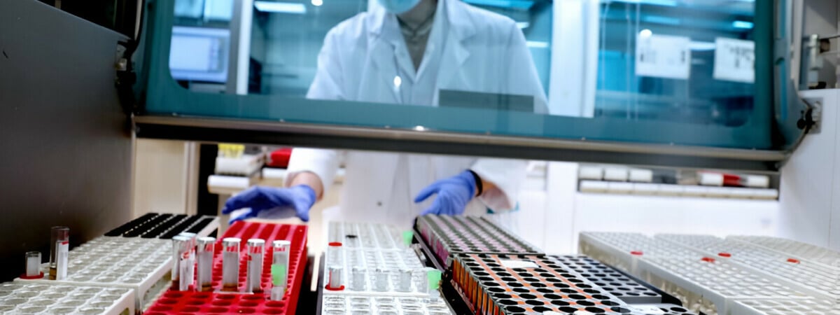 Панацея? Испанские ученые заявили, что создали антитело от всех штаммов Covid-19