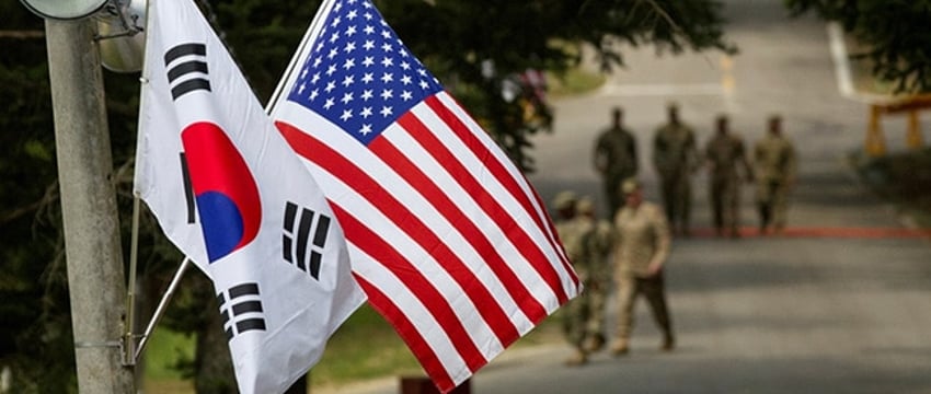 США одобрили продажу военных вертолетов Южной Корее на сумму 3,5 миллиарда долларов.