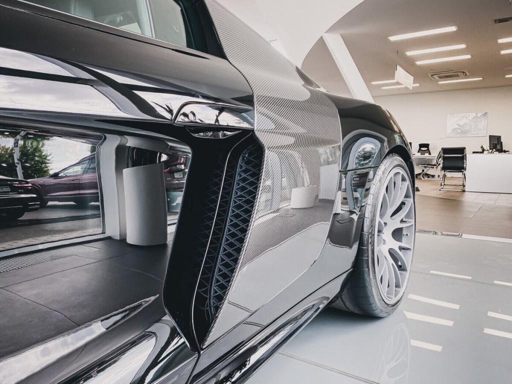 В Беларуси продают эксклюзивный Audi R8. Что в нём особенного и сколько стоит?