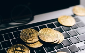 Доход биткоин-майнеров в сентябре упал до годового минимума