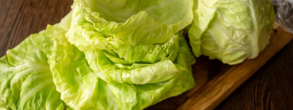 Больше не варите капусту для голубцов. Фудблогер показал «лучший» способ размягчить листья без воды