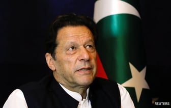 Жена Имрана Хана: "Мой муж содержится в тюрьме в отвратительных условиях"