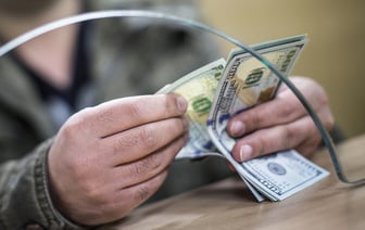 Доллар и евро снова подорожали в Беларуси. На сколько и что с российским рублем?