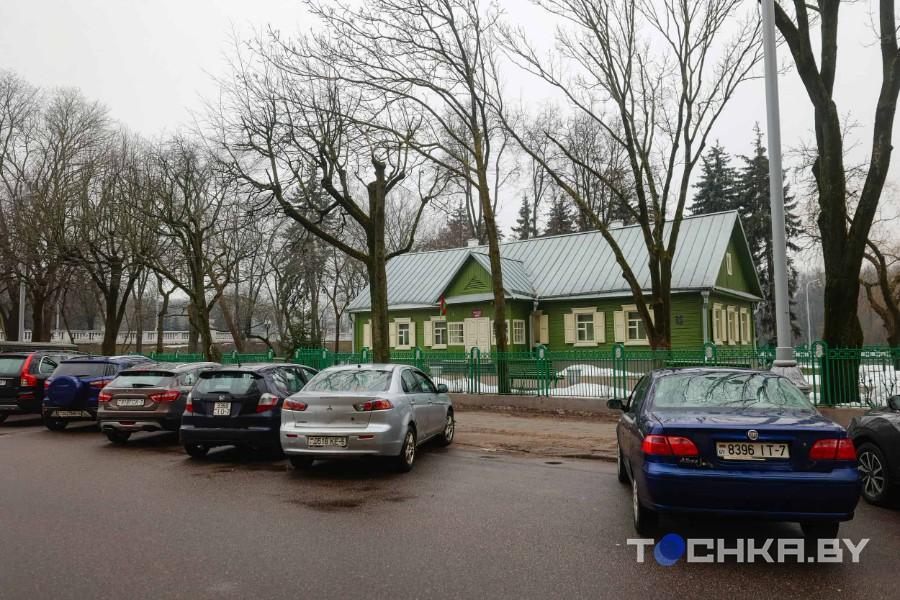 Экстренная эвакуация: белорус оплатил парковку, а машину все равно увезли