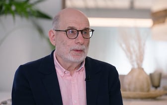 Акунин: «Щиплю себя, щиплю — никак не пробужусь»