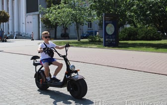 Велосипедистов и самокатчиков снова заставят спешиваться на переходах — в Беларуси планируют внести изменения в ПДД