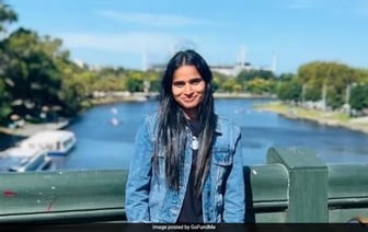 24-летняя женщина индийского происхождения погибла на рейсе авиакомпании Qantas из Мельбурна в Нью-Дели.