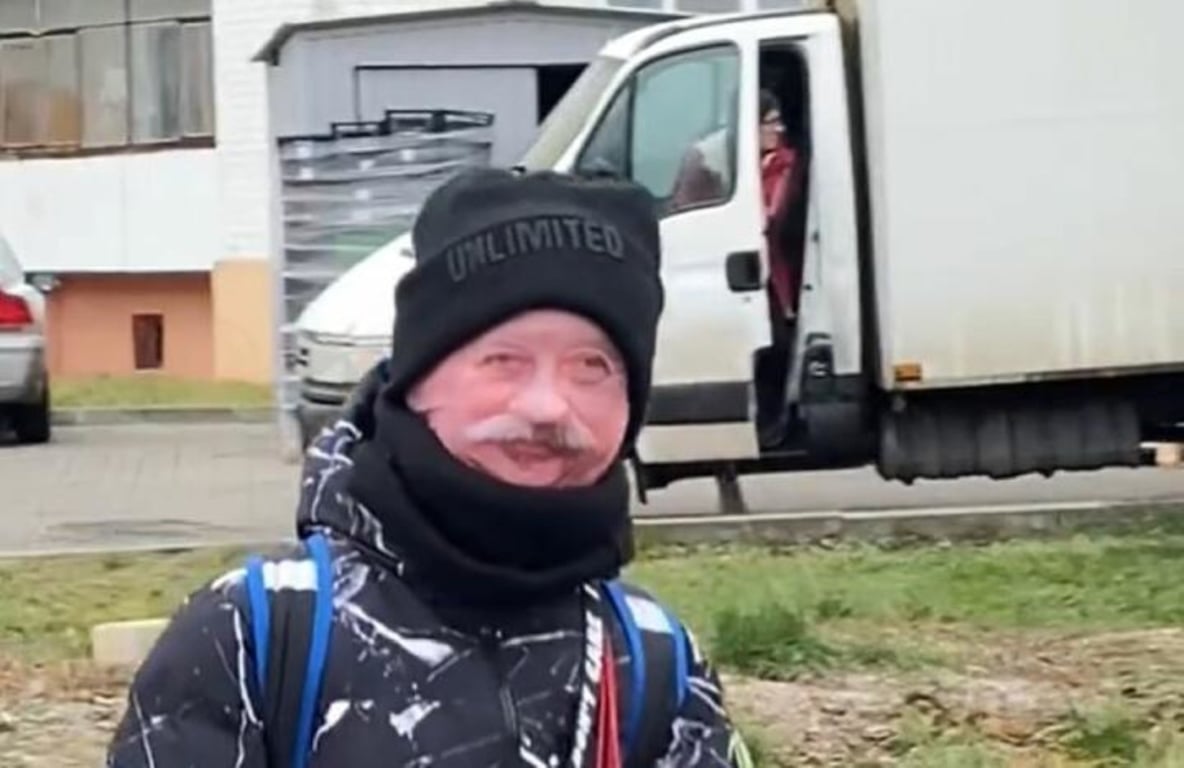 Мальчик в маске ведущего капитал-шоу "Поле чудес" Леонида Якубовича, Беларусь, декабрь 2024 года. Скриншот: tiktok.com/@nadya_busha