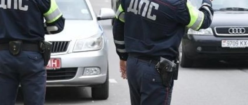 В Беларуси с 25 августа водители должны ездить с включенным ближним светом