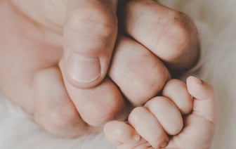 Какую поддержку оказывает государство отцам? Рассказали в Минтруда