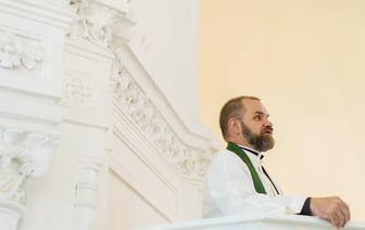 Новый глава МВД Франции пообещал более жесткие меры по миграции