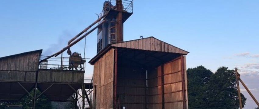 В Ляховичском районе горел зерносушильный комплекс