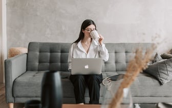 Белоруска отсудила у товарищества собственников почти 11 тысяч рублей из-за падения со скользкой лестницы