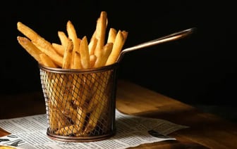 Белорусы придумали колбасу с картохой внутри