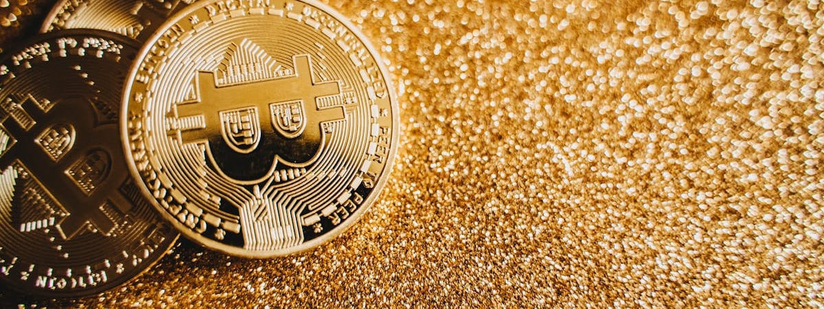 Швейцарский банк UBS вновь повысил прогноз роста цен на золото