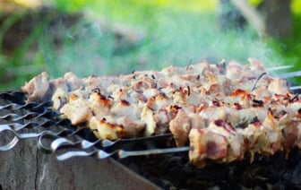 В Беларуси ищут менеджера по шашлыкам на удаленку. Сколько готовы платить
