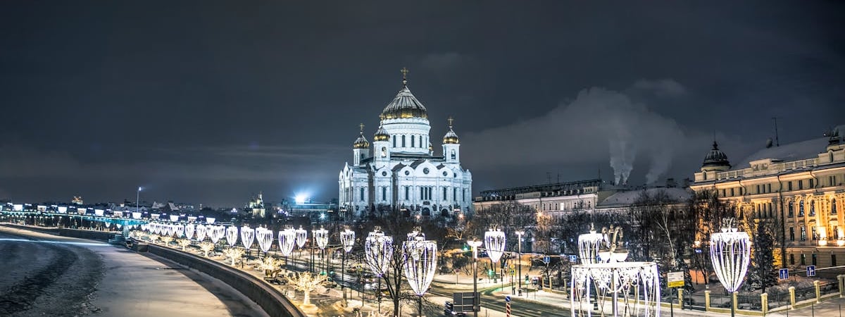 Россия ночью запустила по Украине десятки ударных дронов и авиаракеты