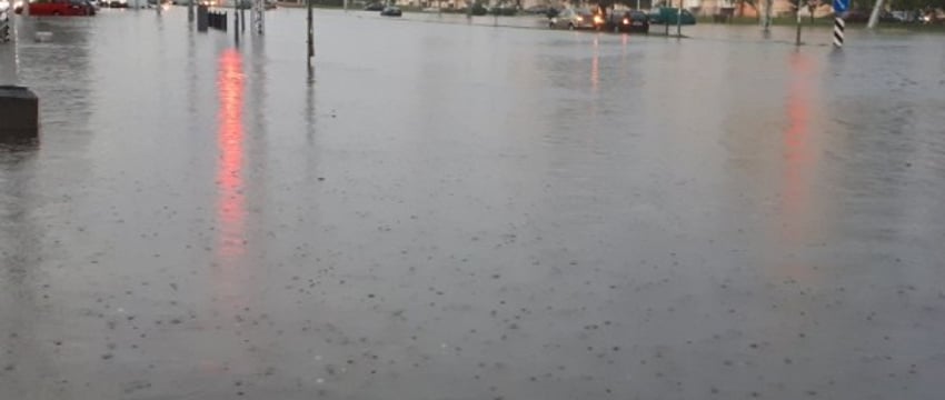 Как компенсировать ущерб, если во время непогоды подтопило машину? Рассказала адвоката