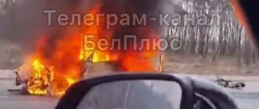 Снаряд ударил по автомобилю в Белгороде, водитель не смог выбраться