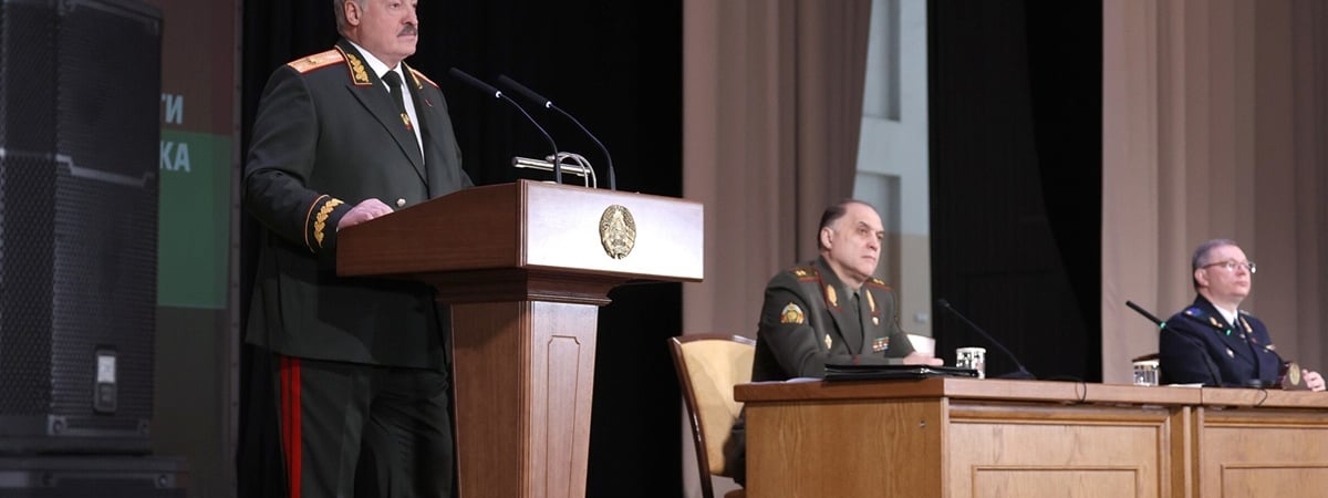 «Пойдут на всё» — Лукашенко озвучил 3 сценария госпереворота в Беларуси, которые «прорабатывают зарубежные спецслужбы»