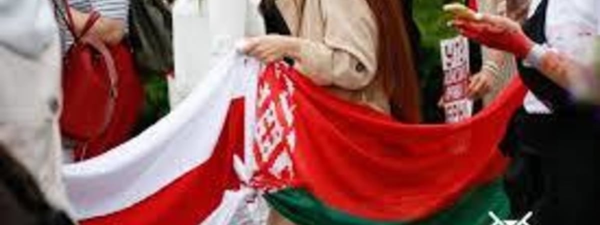 Обида и недоразумение. Социологи констатировали разрыв между беларусами в стране и за рубежом