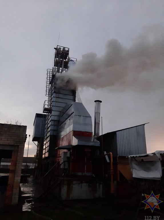 В Кобринском районе горел зерносушильный комплекс