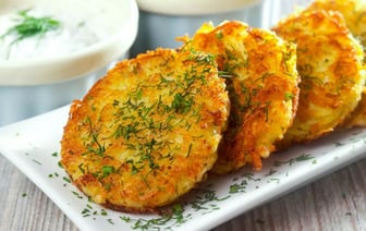Как приготовить драники без жарки на масле? Так они получатся более вкусными и хрустящими — Полезно