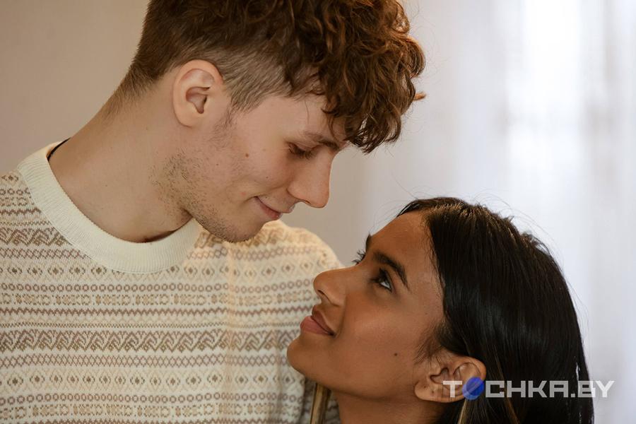 Она – из Дубая, он белорус. Как девушка из Дубая спасает парня после аварии