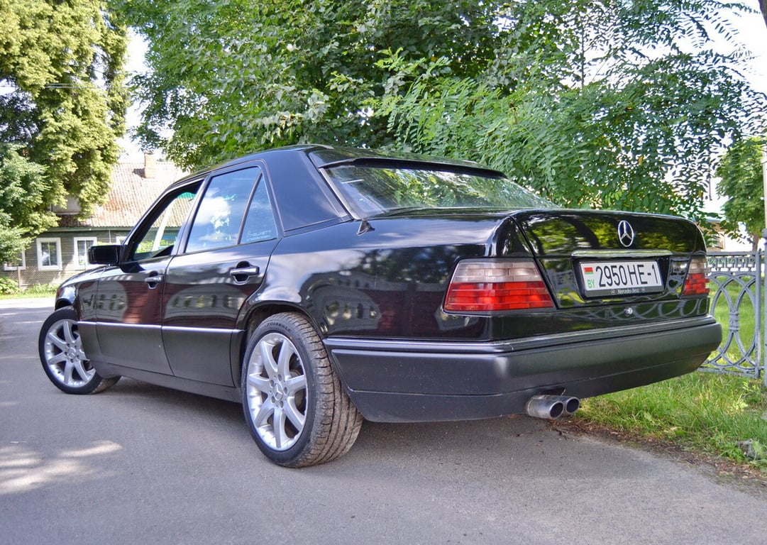 «Достойный W124 сегодня редкость». Супруги из Кобрина очень берегут Mercedes-Benz E320 1995 г. в.