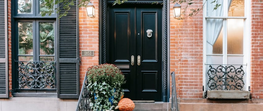 Мужчина опоздал на поезд, поэтому угнал машину полочанина, чтобы добраться домой