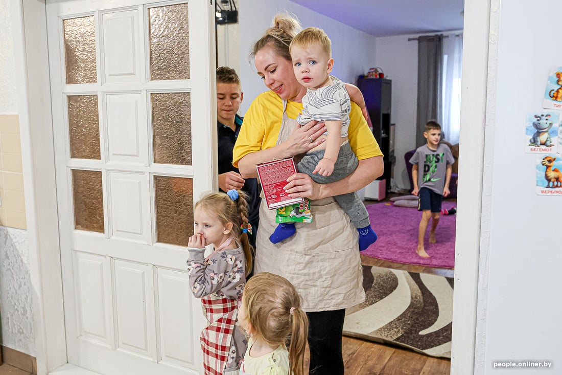 Как живет семья из Брестской области, в которой 15 детей