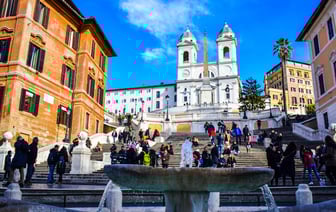 В Полоцке разрешили парковку на автостоянке НКПФ «Веста». Но не всем