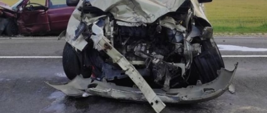 В Каменецком районе произошло жесткое ДТП. Водитель Mazda в больнице