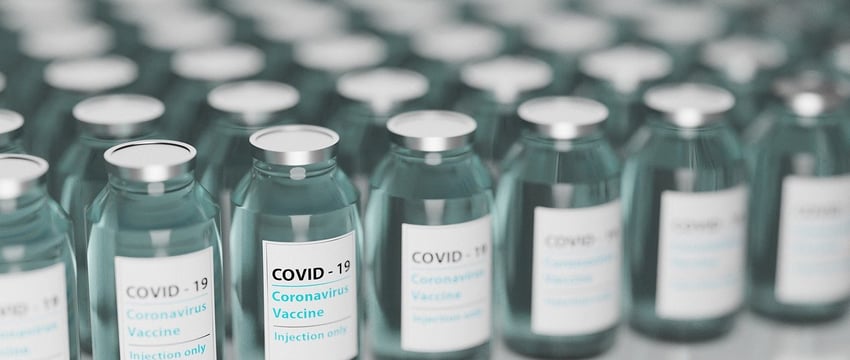 Витебскую медработницу, уничтожившую 4500 доз вакцины против COVID-19, приговорили к 5 годам лишения свободы, но с отсрочкой