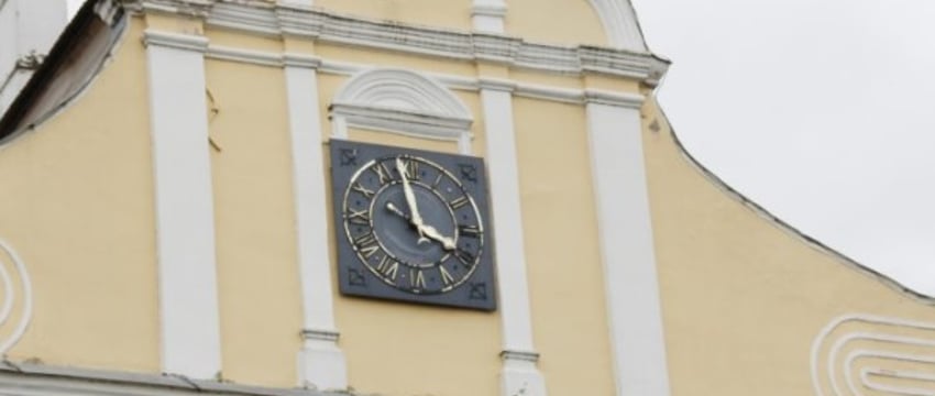 Установка главных городских часов в Пинске