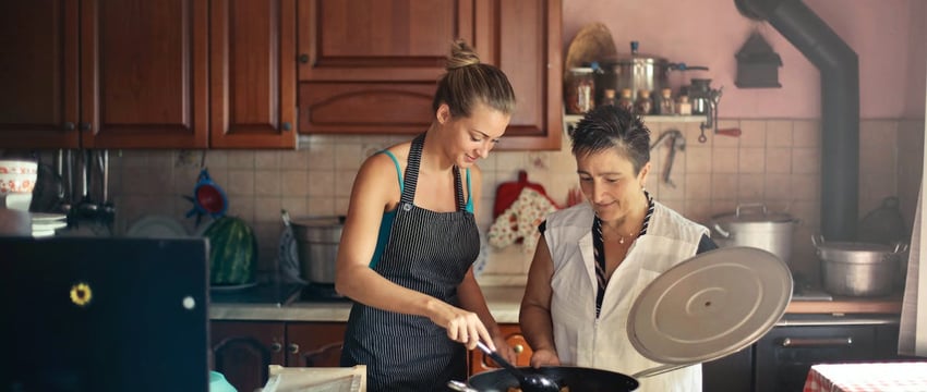 Силовики устроили облаву в связи с картами поляка