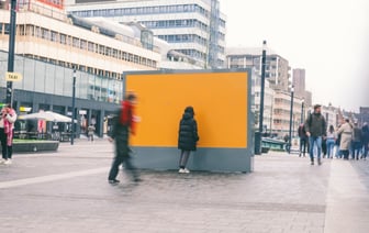 В Нидерландах McDonald’s запустил рекламу с запахом картошки фри. Это как? — Видео