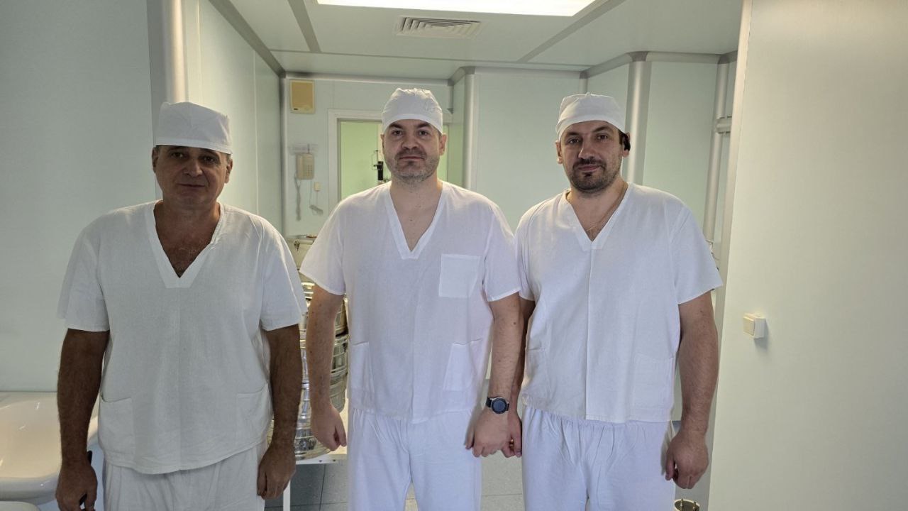 В Пинске медики впервые провели операцию с белорусским протезом на коленном суставе