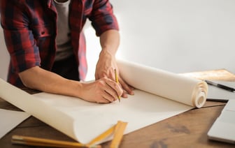 Минздрав в 2023 году лишил лицензии «Новое зрение» с «даты ее выдачи», а теперь клинику обвиняют в работе без лицензии с 2011 года